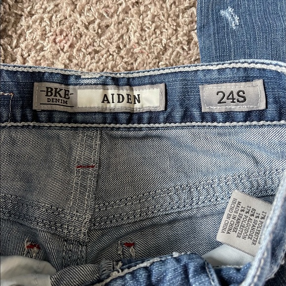 SOLD - Picture 3 of 4